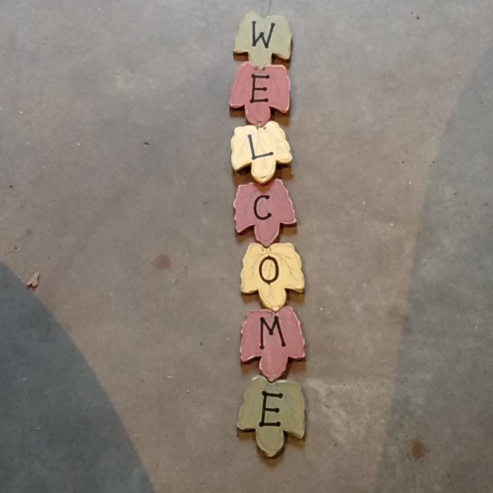 Wood leaves Welcome